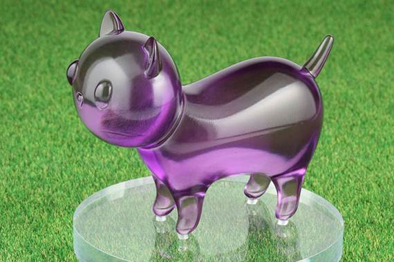 紫色に着色した猫の造形品